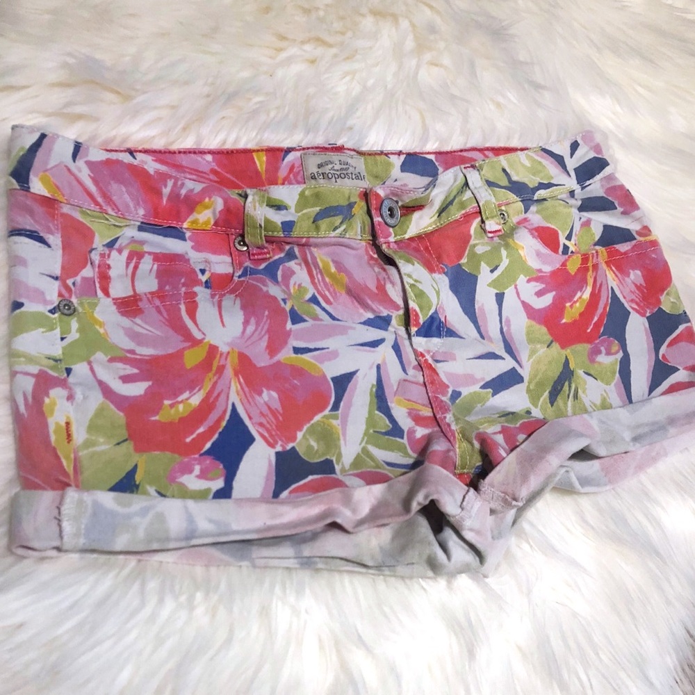 Floral Pattern Shorts - Picture 2 of 4